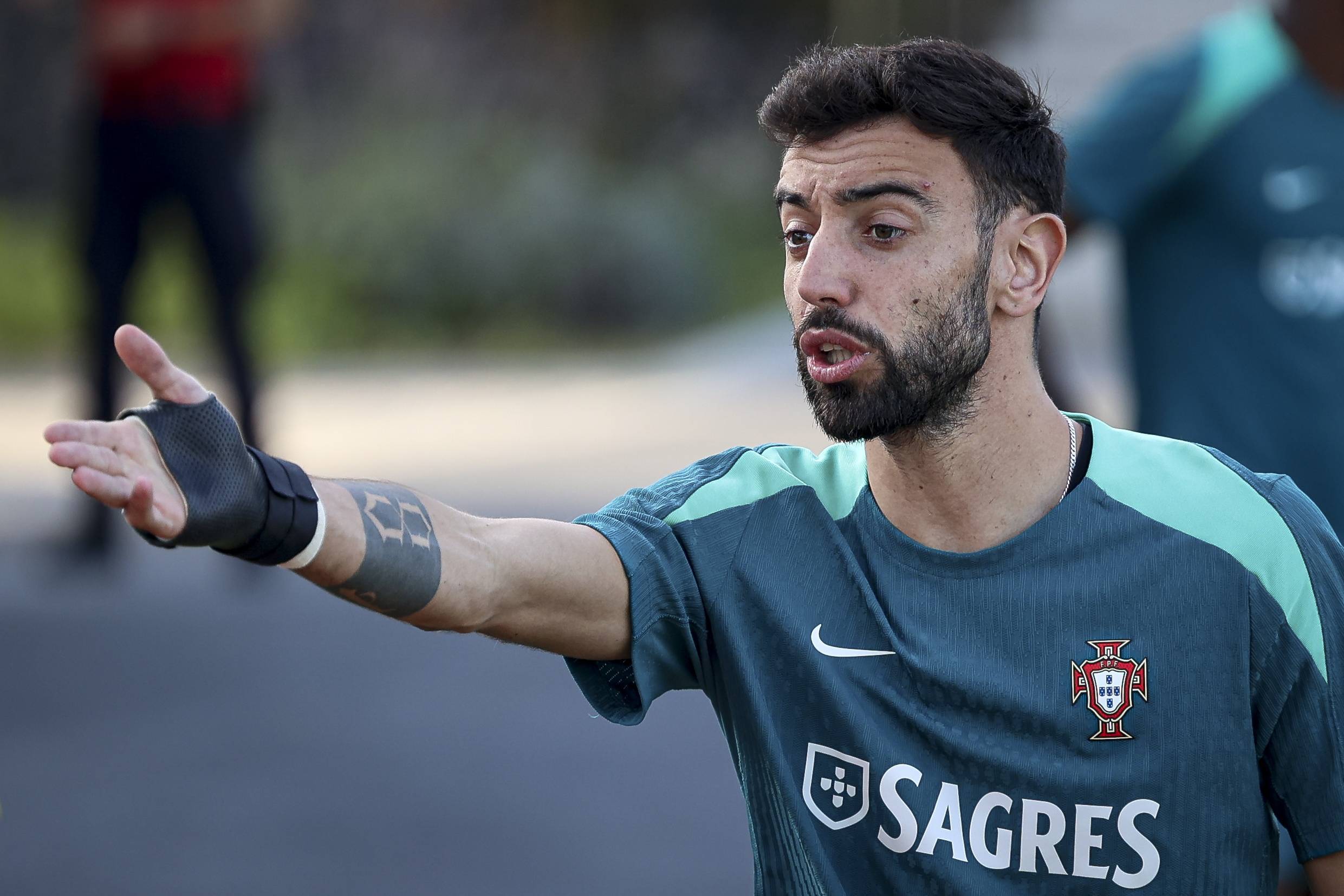 德转评年度最佳右边锋：杜埃、奥利塞、萨拉赫、亚马尔入围