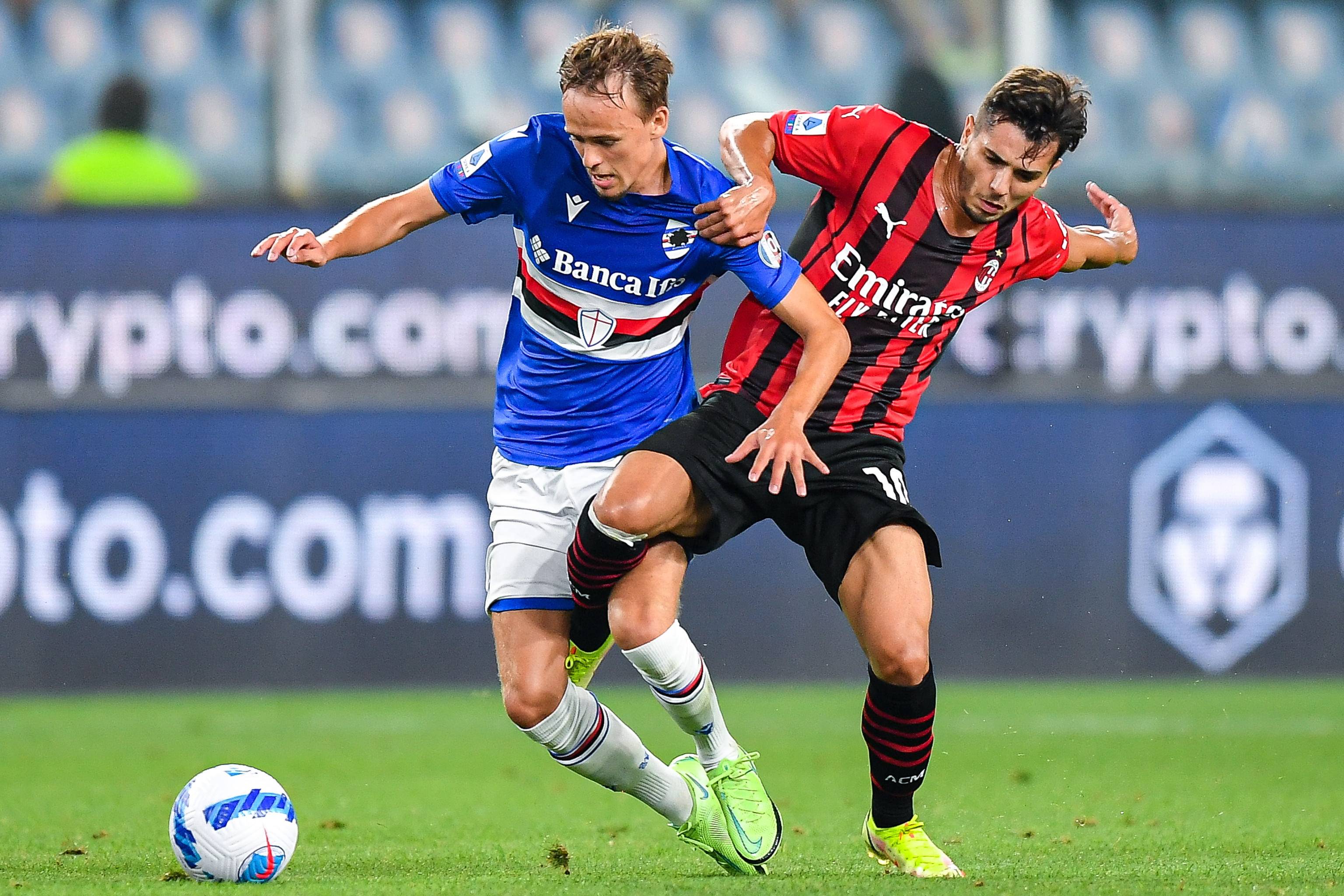 拉卡泽特回到酋长球场，观看并解说枪手对阵拜仁的比赛