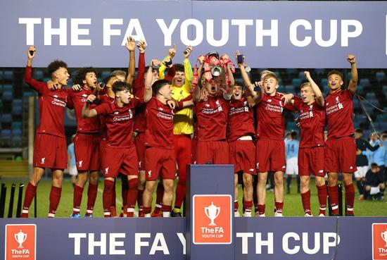 阿布拉汗总结2025：谢谢这一年的滚烫，谢谢所有“我们”